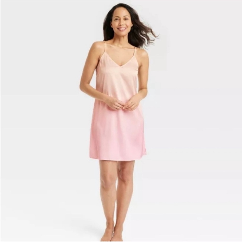 NWT! Womens Satin Strapless Ombré Chemise Stars Above Pink